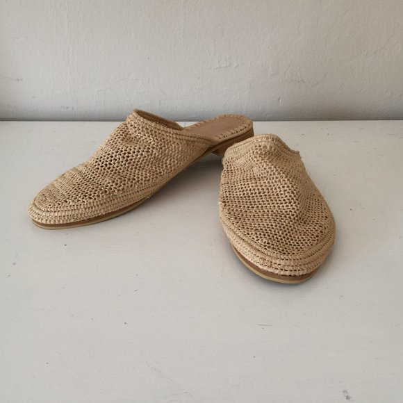 Handmade Raffia Slippers - Picture 5 of 8